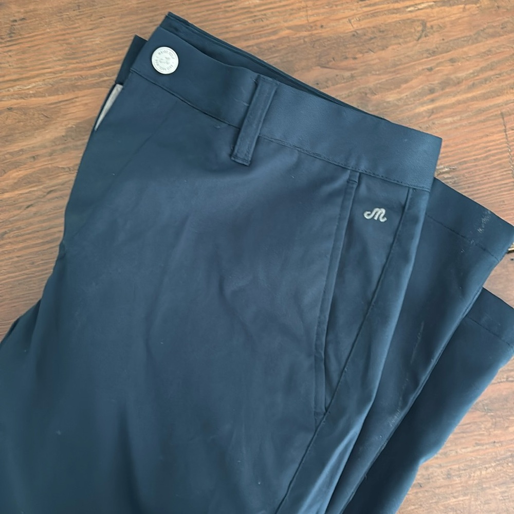 Bonobos men’s golf pants. Navy. Waist 33/inseam 30.